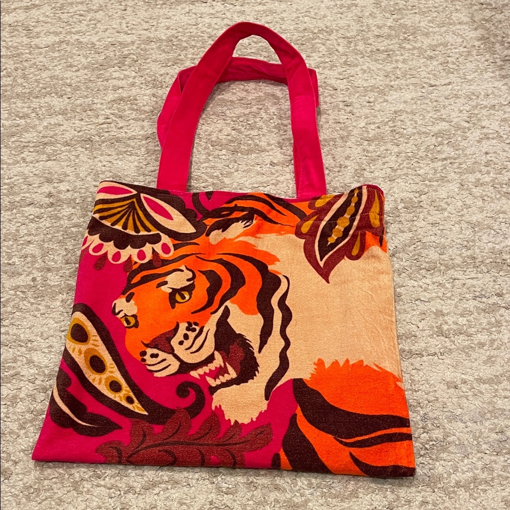Powder
Velvet Tote Bag - Roaring Tiger - Picture 4 of 12